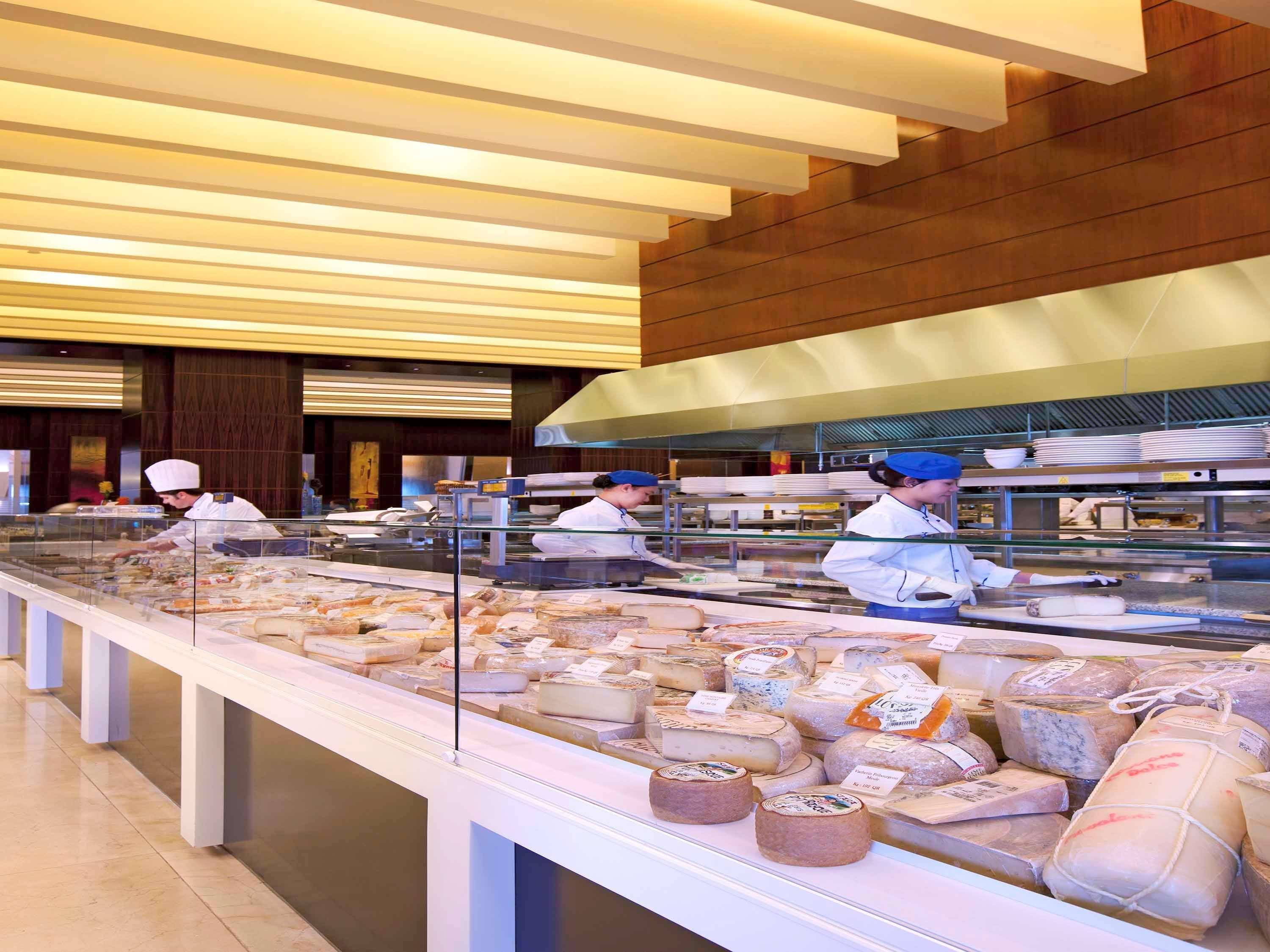 La Cigale Hotel Managed By Accor Doha Exterior foto The kitchen at the Grand Hyatt Hotel, Dubai