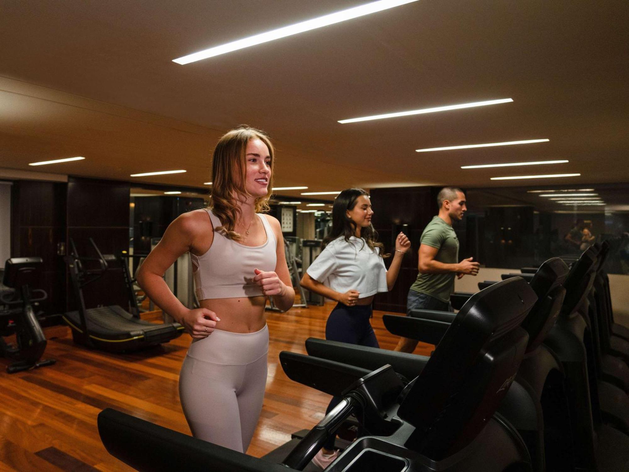 La Cigale Hotel Managed By Accor Doha Exterior foto A treadmill in use